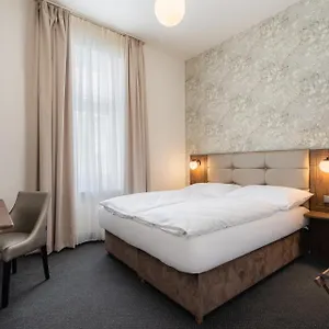 Victoria Hotel